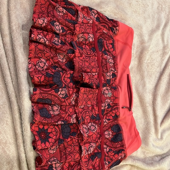 Lululemon skort - Picture 2 of 2